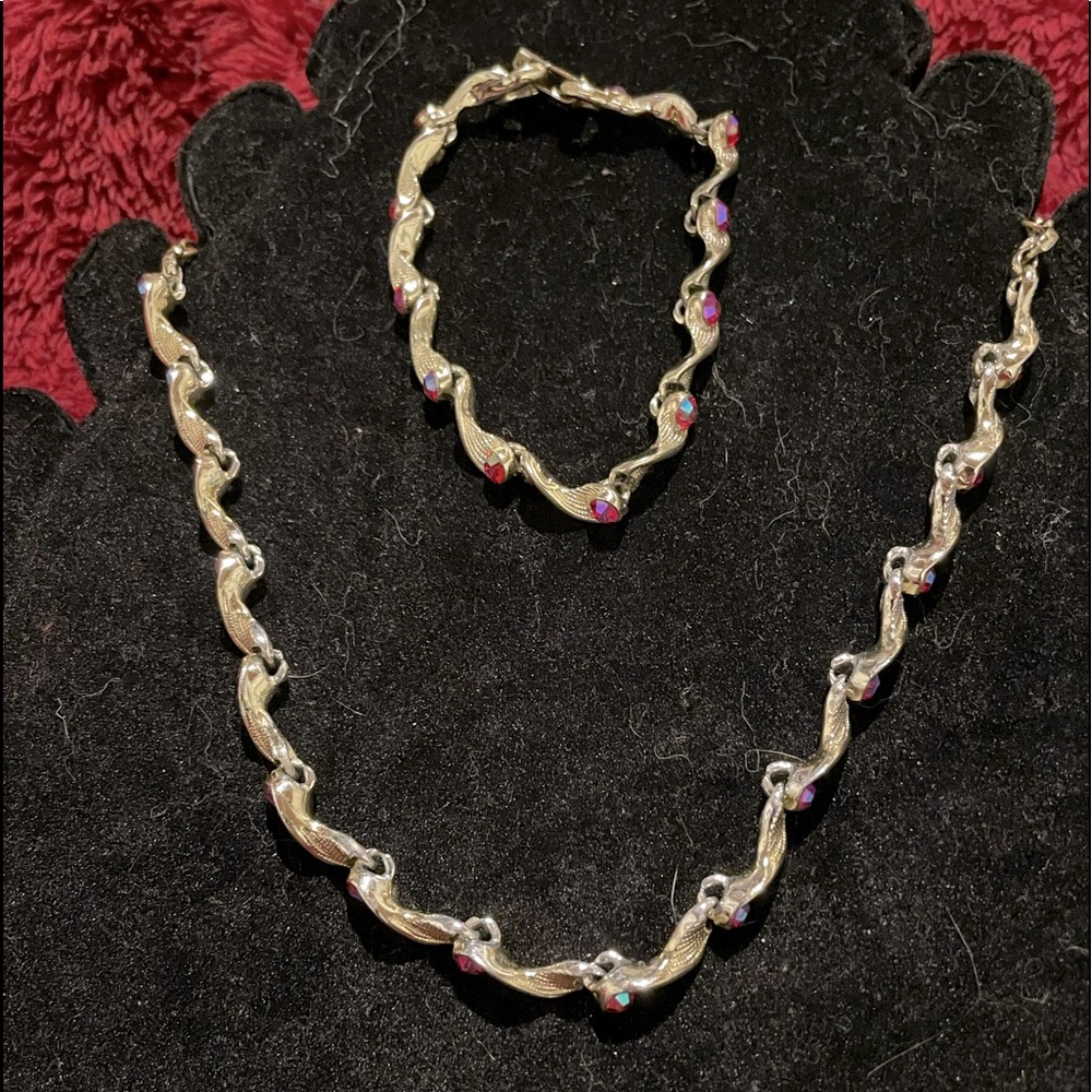 60’s Vintage Twisty Necklace and Bracelet Set in Silvertone w Pink Rhinestones